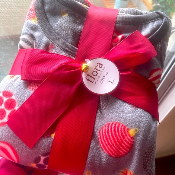 PJ SET - Picture 2 of 2